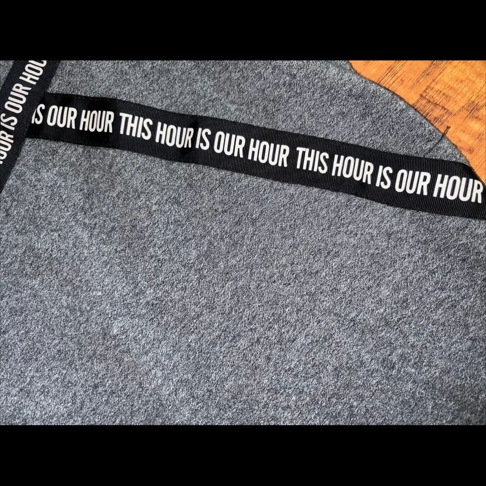 Men’s H&M This Hour Is Our Hour Grey Sweatshirt Size XL